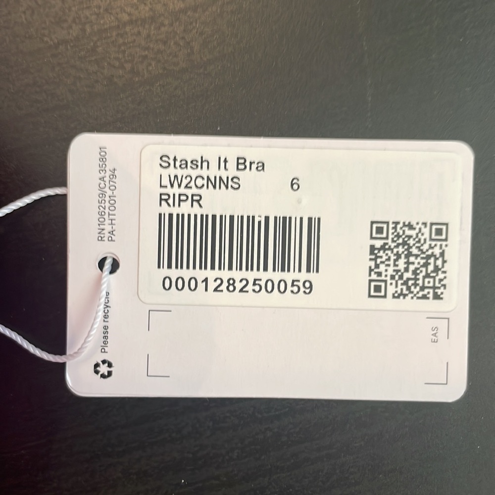 Lululemon Stash it Bra - Picture 7 of 7